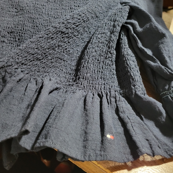 Tommy Hilfiger Women's Elastic Trim Ruffle Sleeve Top With Wide Neckline - Picture 3 of 5